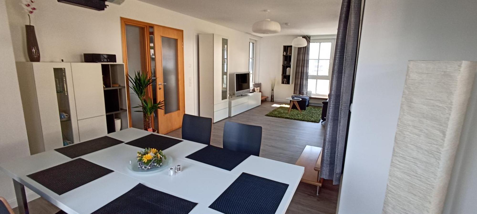 Grosszuegiges Helles Penthouse -Komplette Etage- Mit Balkon Und Stellplatz In Ruhiger Lage クルムバッハ エクステリア 写真