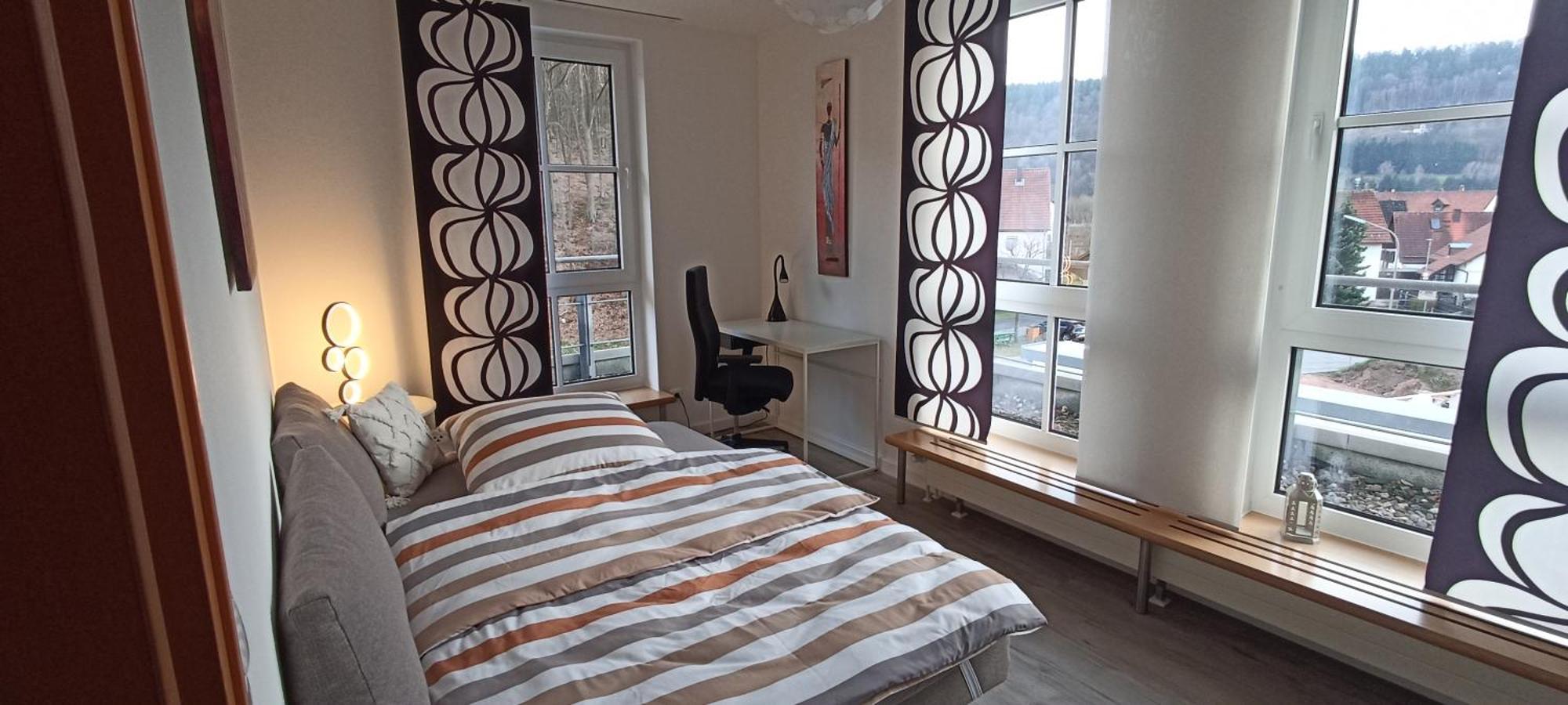 Grosszuegiges Helles Penthouse -Komplette Etage- Mit Balkon Und Stellplatz In Ruhiger Lage クルムバッハ エクステリア 写真
