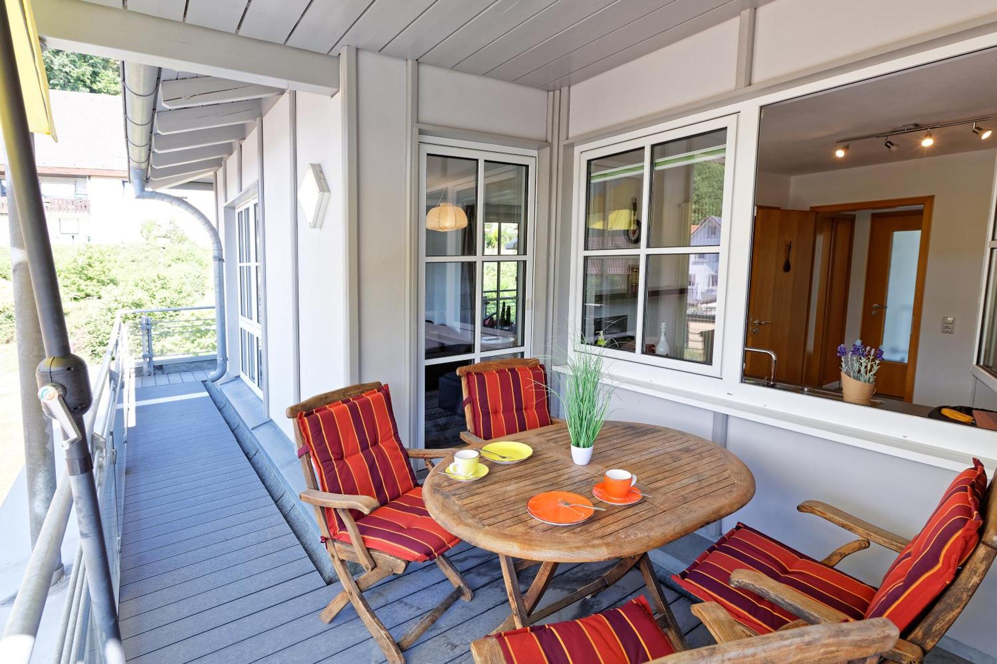 Grosszuegiges Helles Penthouse -Komplette Etage- Mit Balkon Und Stellplatz In Ruhiger Lage クルムバッハ エクステリア 写真